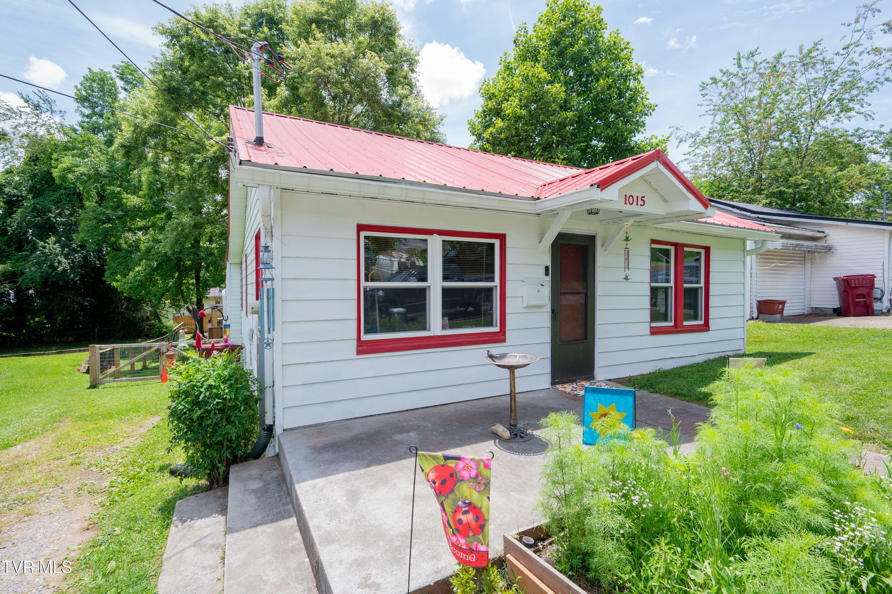 Property Photo: 1015 Montgomery Street TN 37604