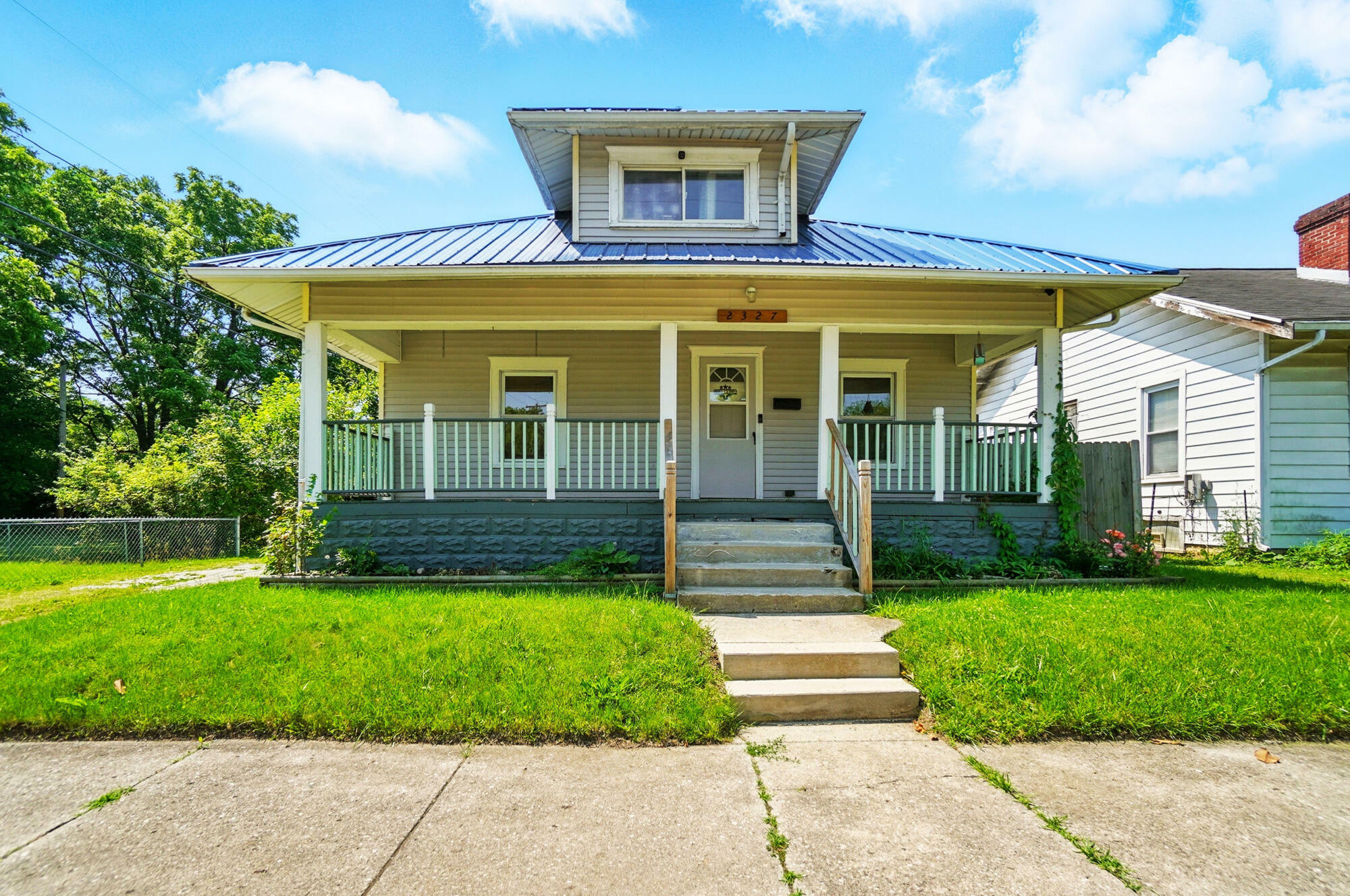Property Photo: 2327 Kenilworth Avenue OH 45505