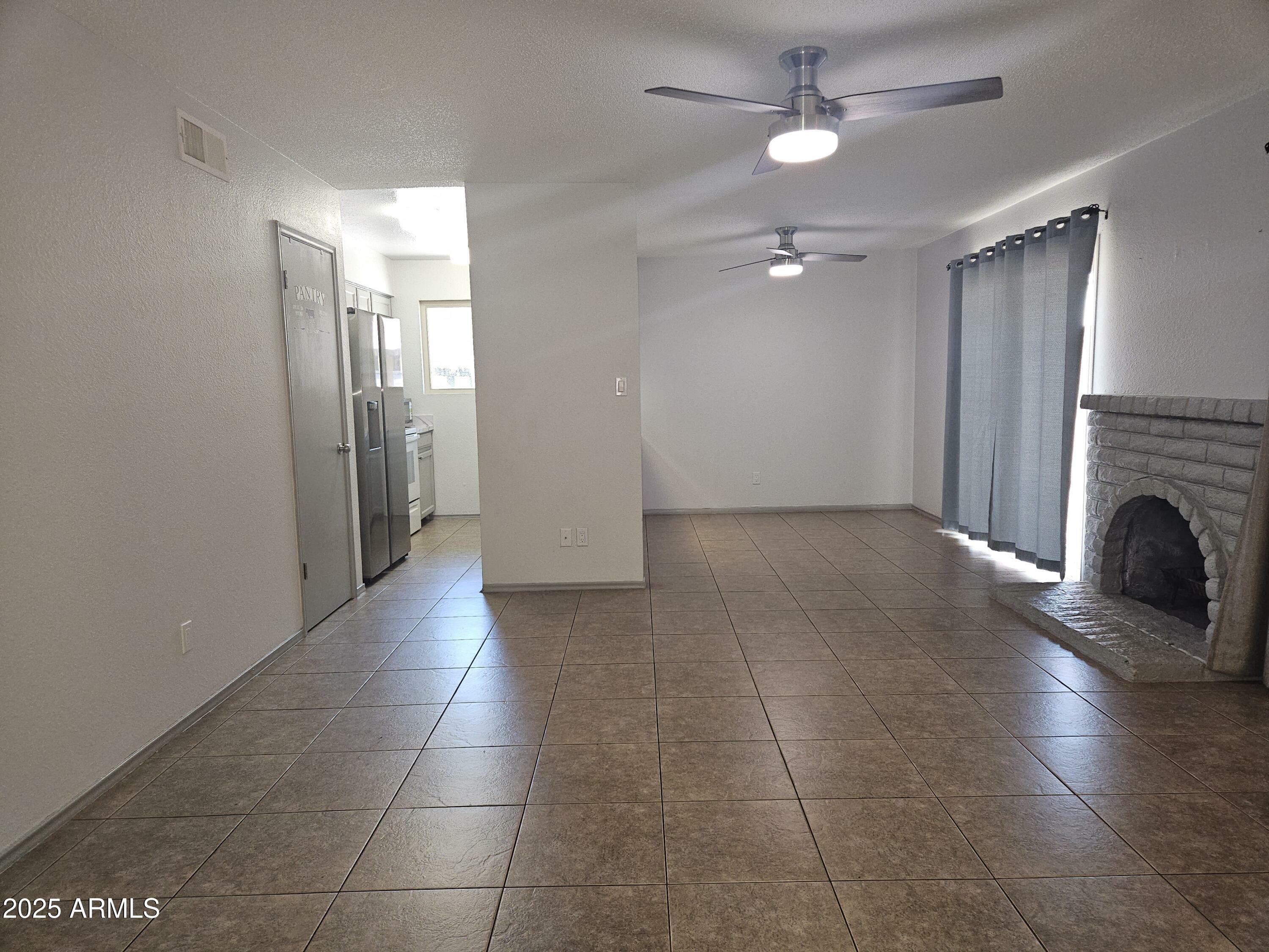 Property Photo: 1622 W Village Way Way AZ 85282