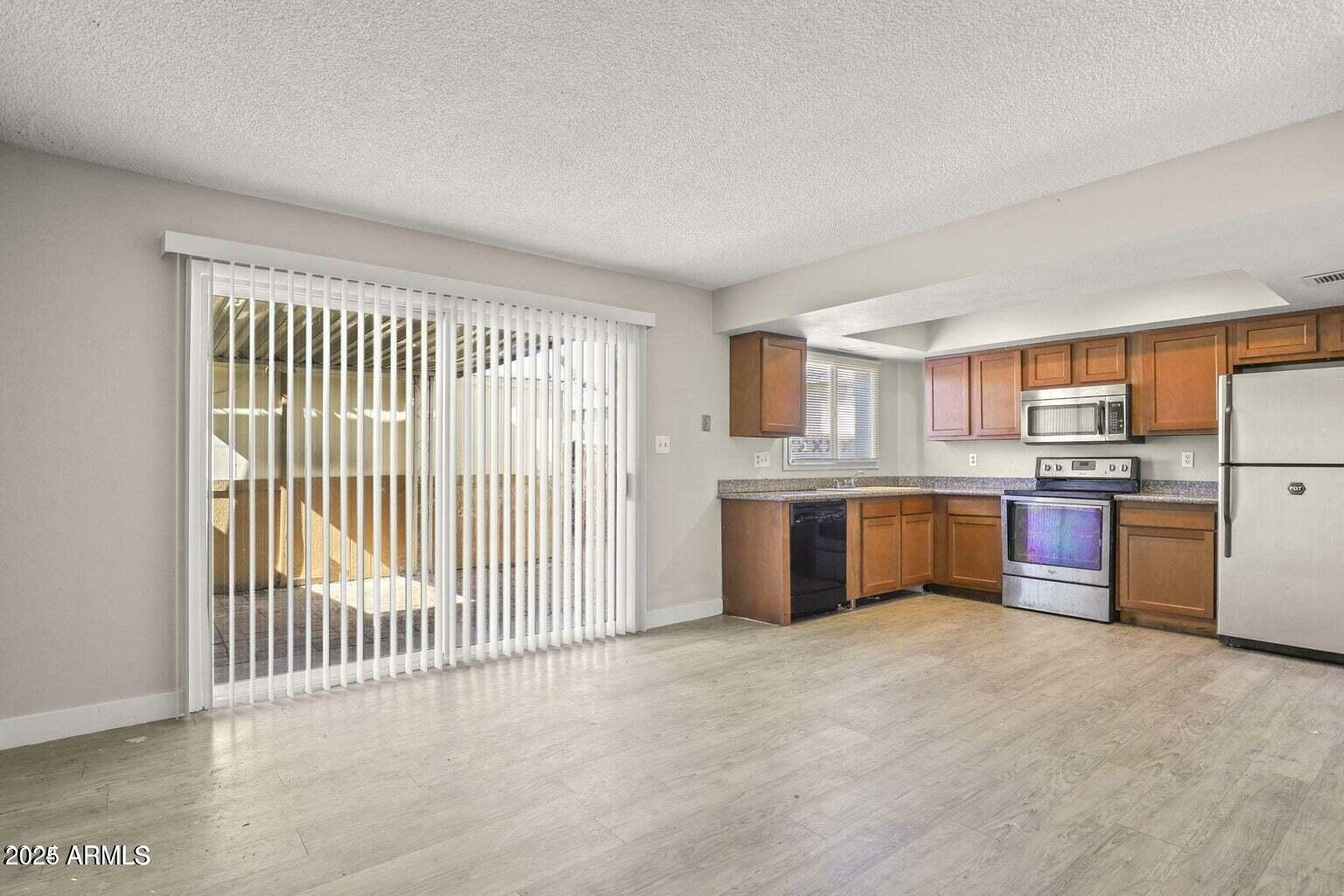 Property Photo: 6625 N 44th Avenue AZ 85301