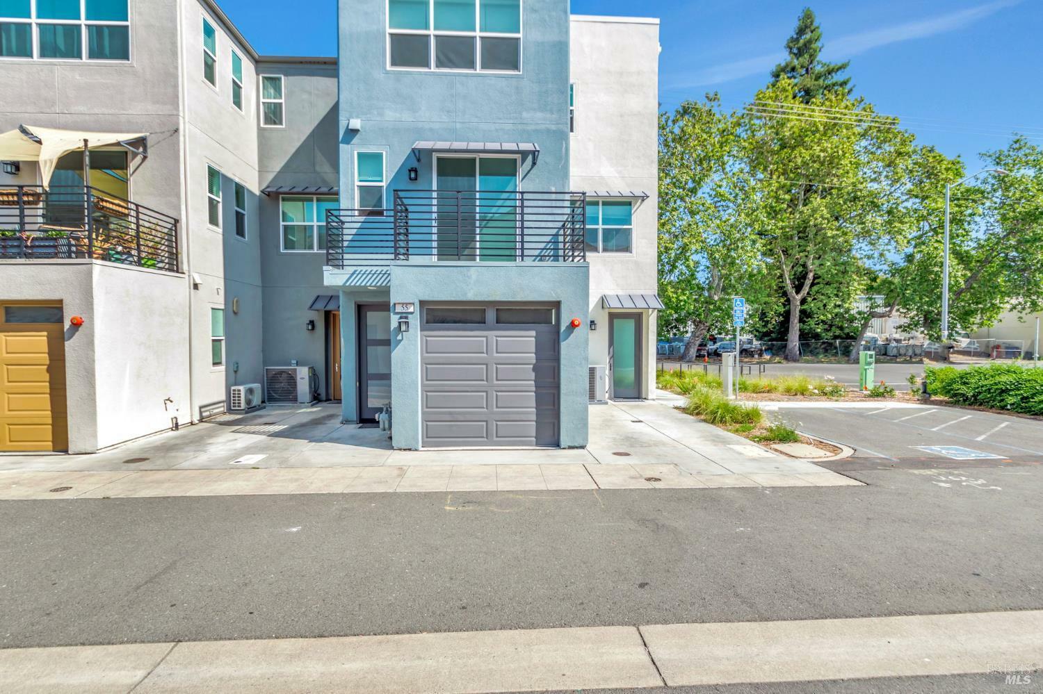Property Photo:  55 Haworth Way  CA 95407 
