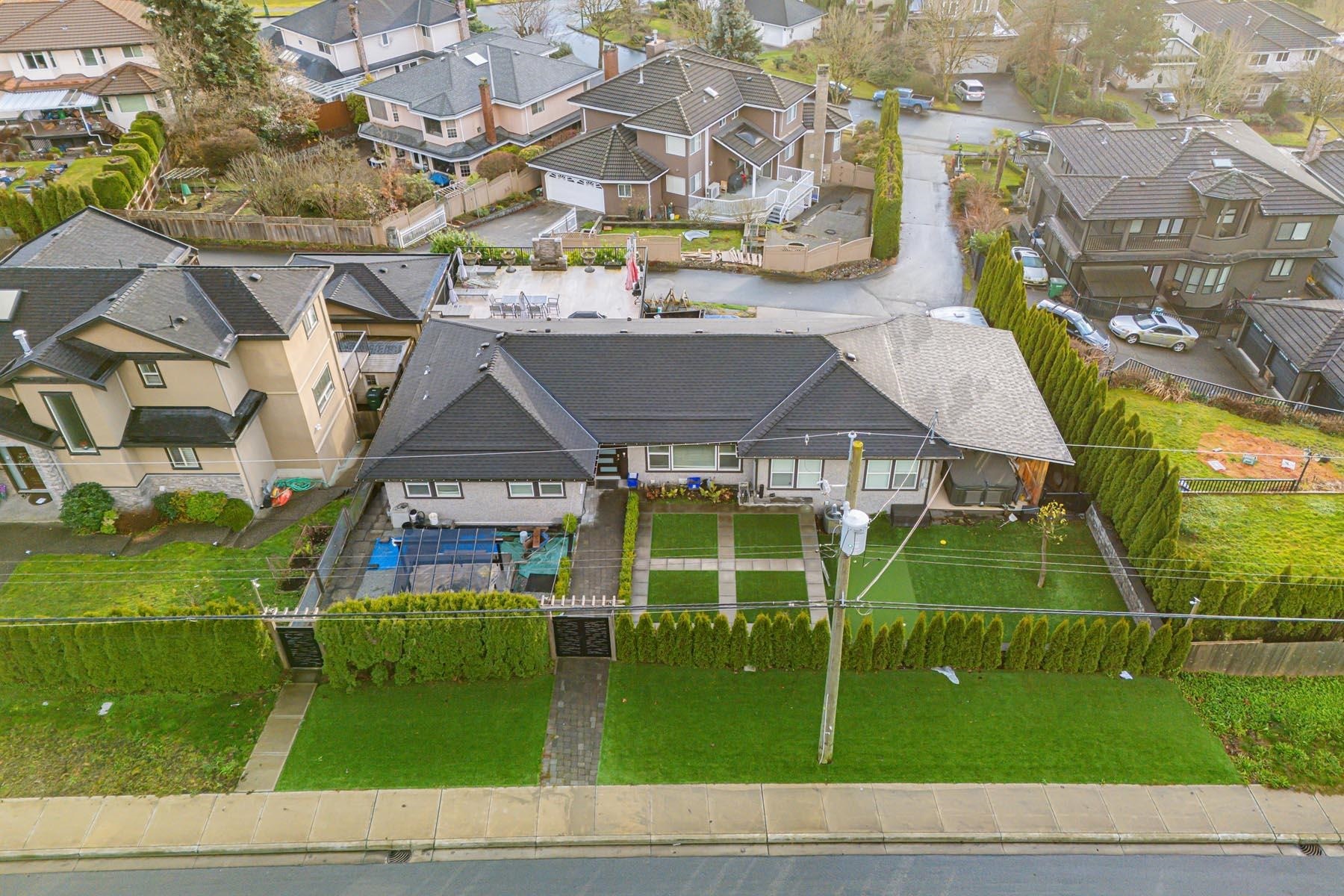 Property Photo:  7312 Broadway  BC V5A 1S2 