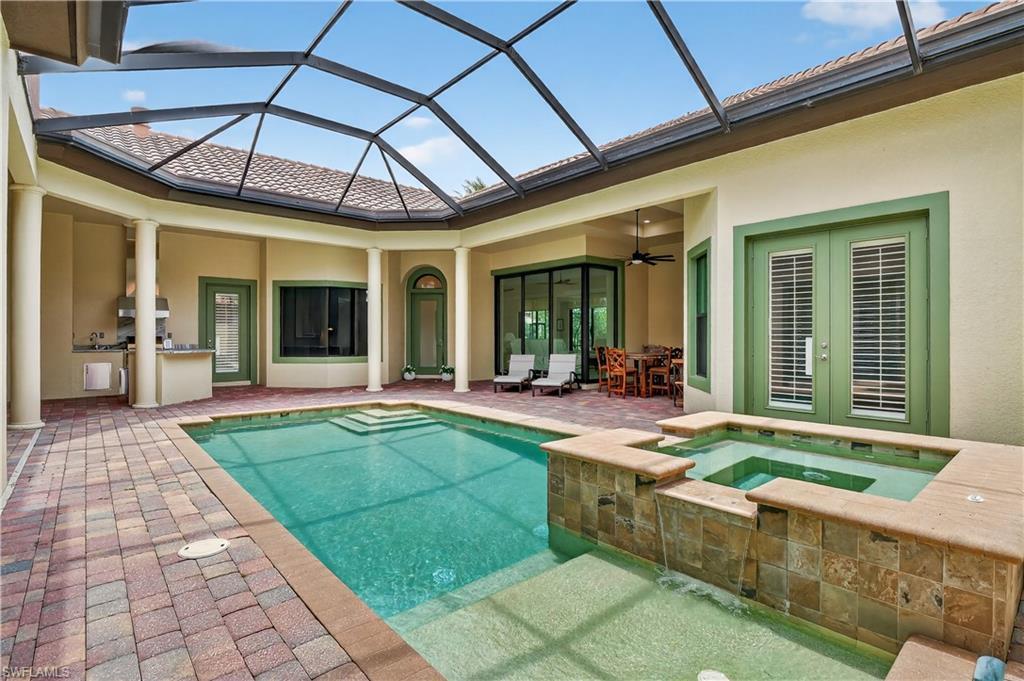 Property Photo:  6528 Costa Cir  FL 34113 