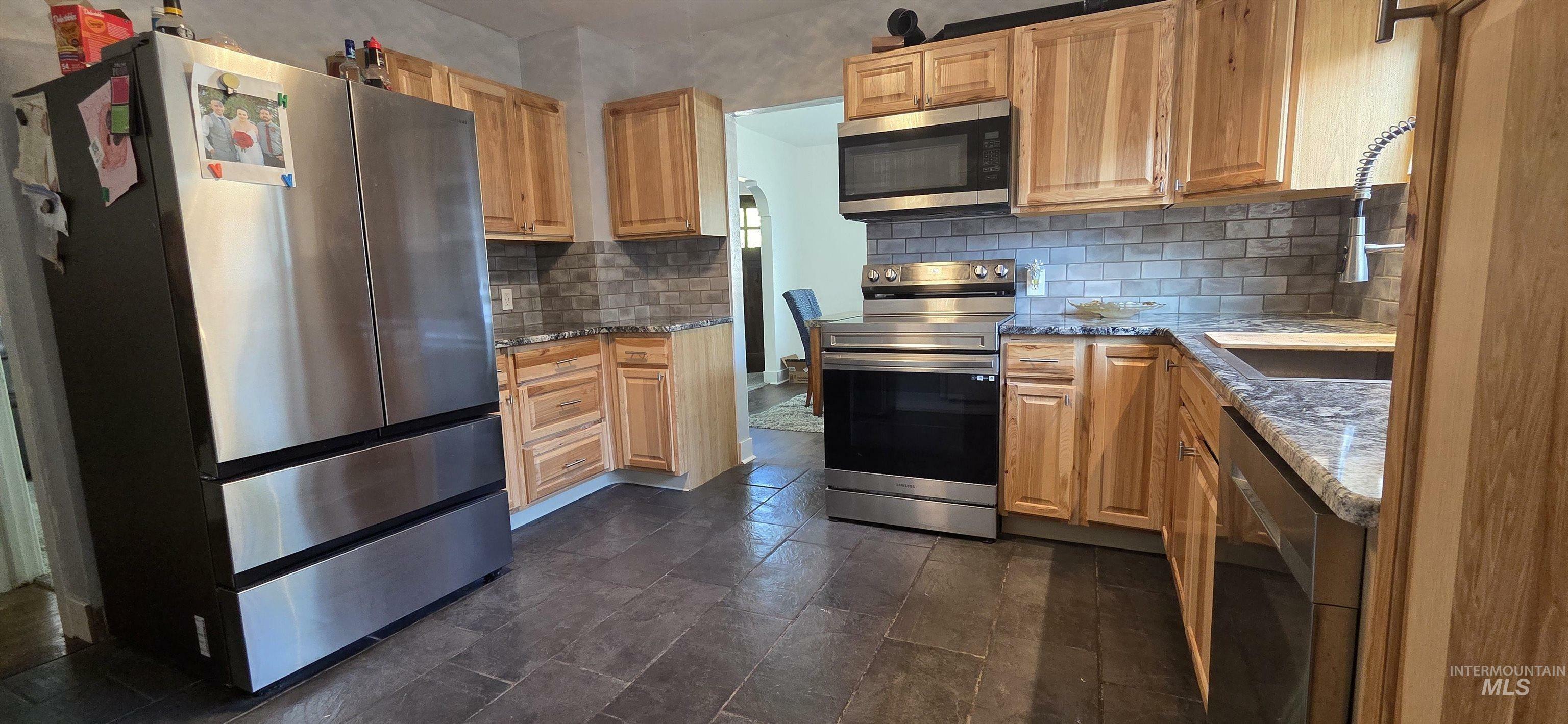 Property Photo: 1118 10th St ID 83501-2835