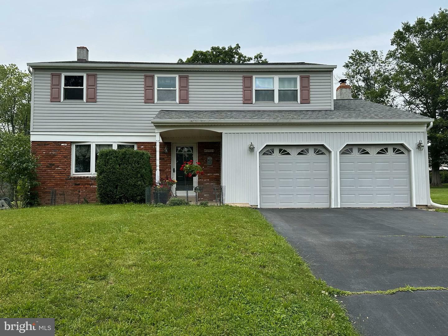 Property Photo: 1914 Rampart Lane PA 19446