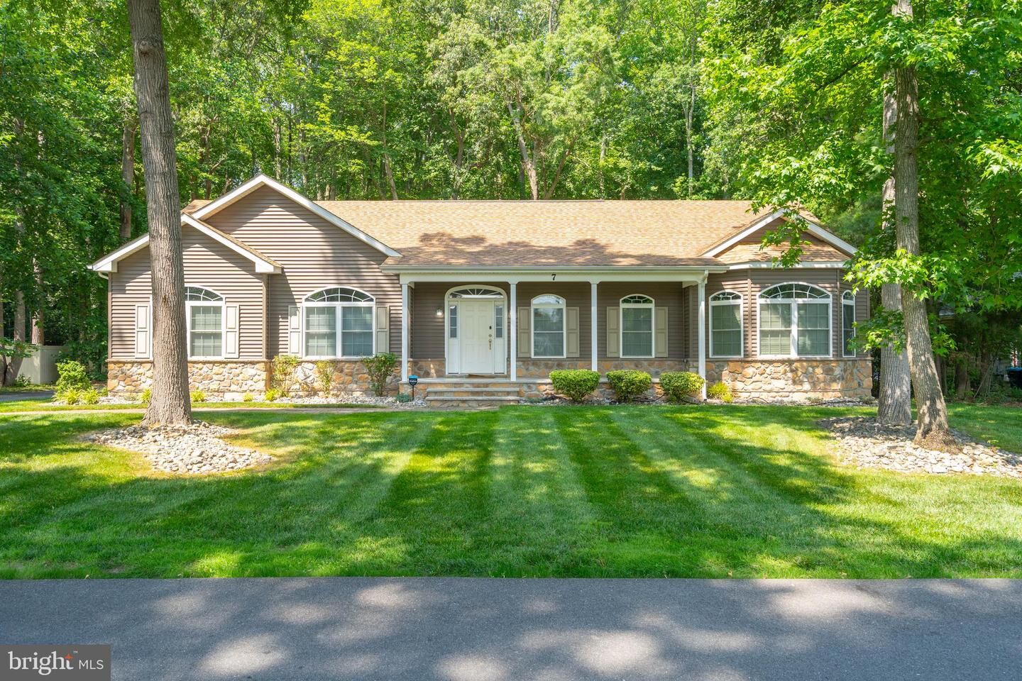 Property Photo: 7 Fairway Drive DE 19971