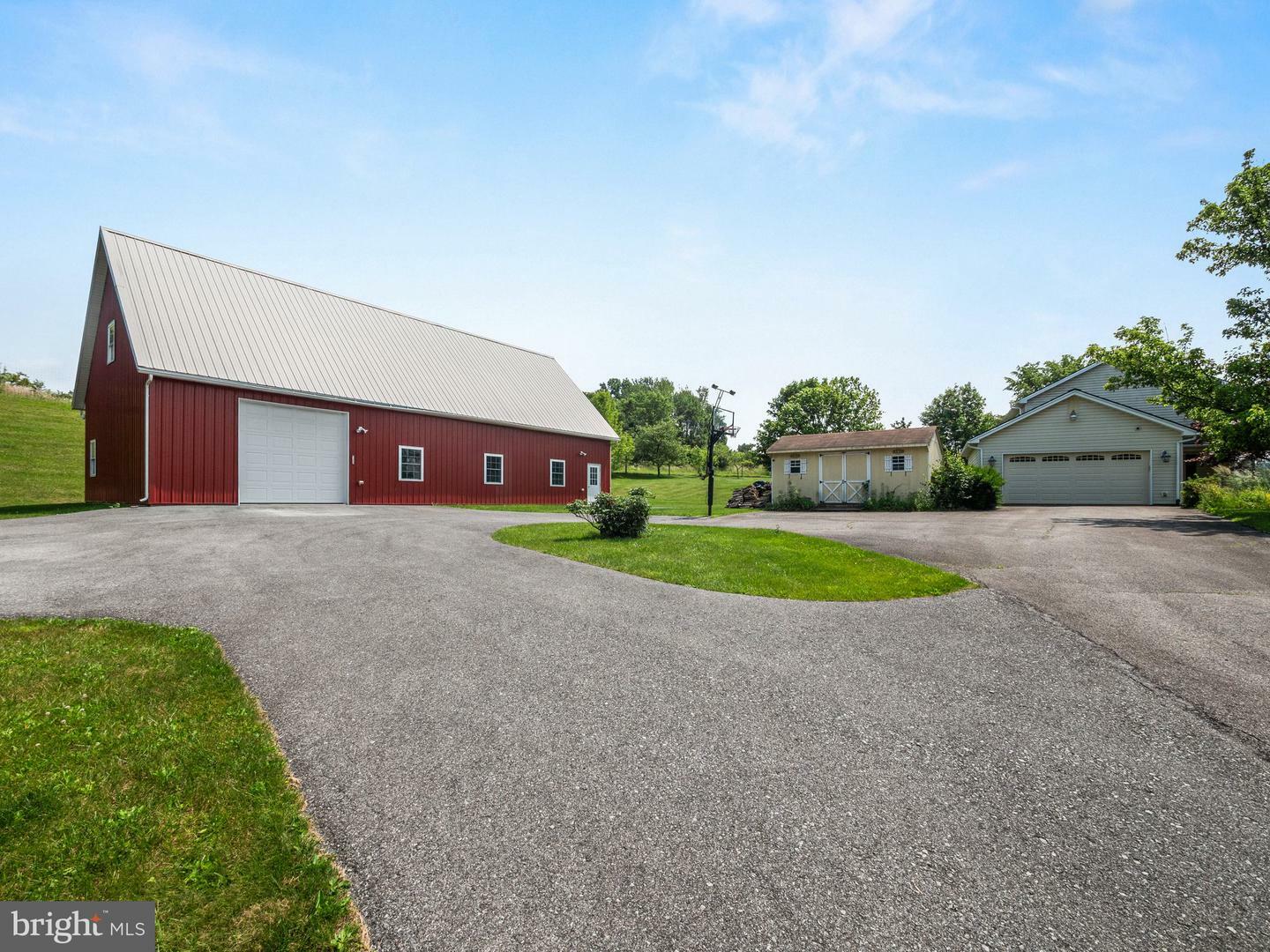Property Photo:  39 Kempton Road  PA 19529 