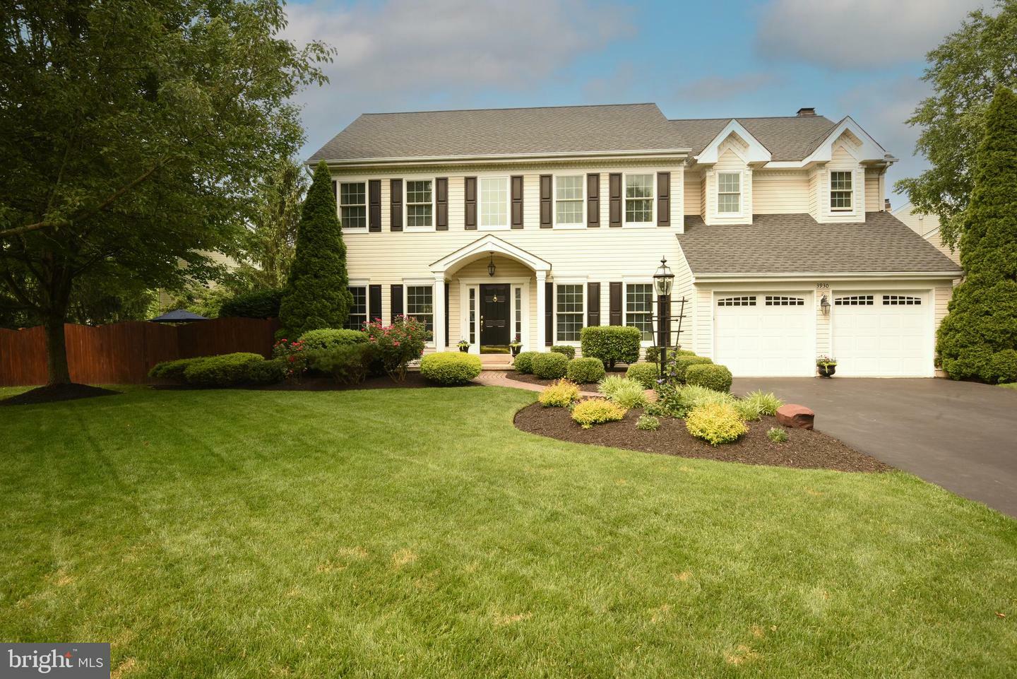Property Photo: 3930 Liz Circle PA 18902