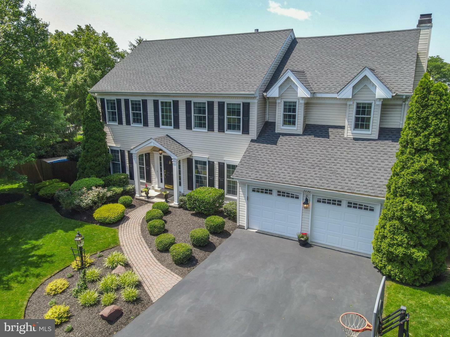 Property Photo: 3930 Liz Circle PA 18902