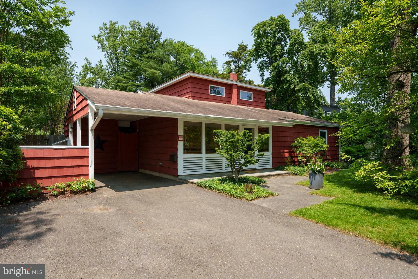 Property Photo:  84 Cuyler Road  NJ 08540 