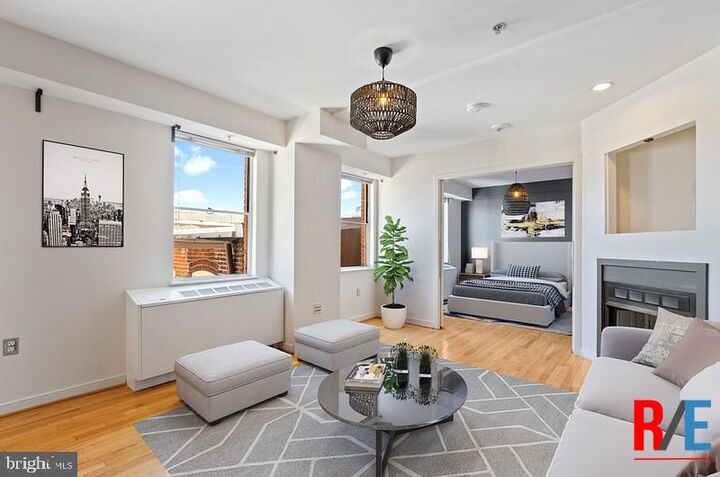 Property Photo: 815 King Street 4C VA 22314