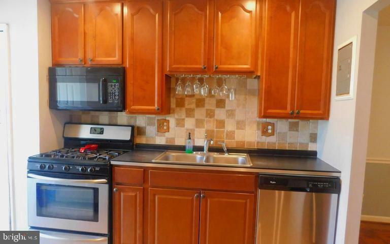 Property Photo: 5600 Bloomfield Drive 2 VA 22312
