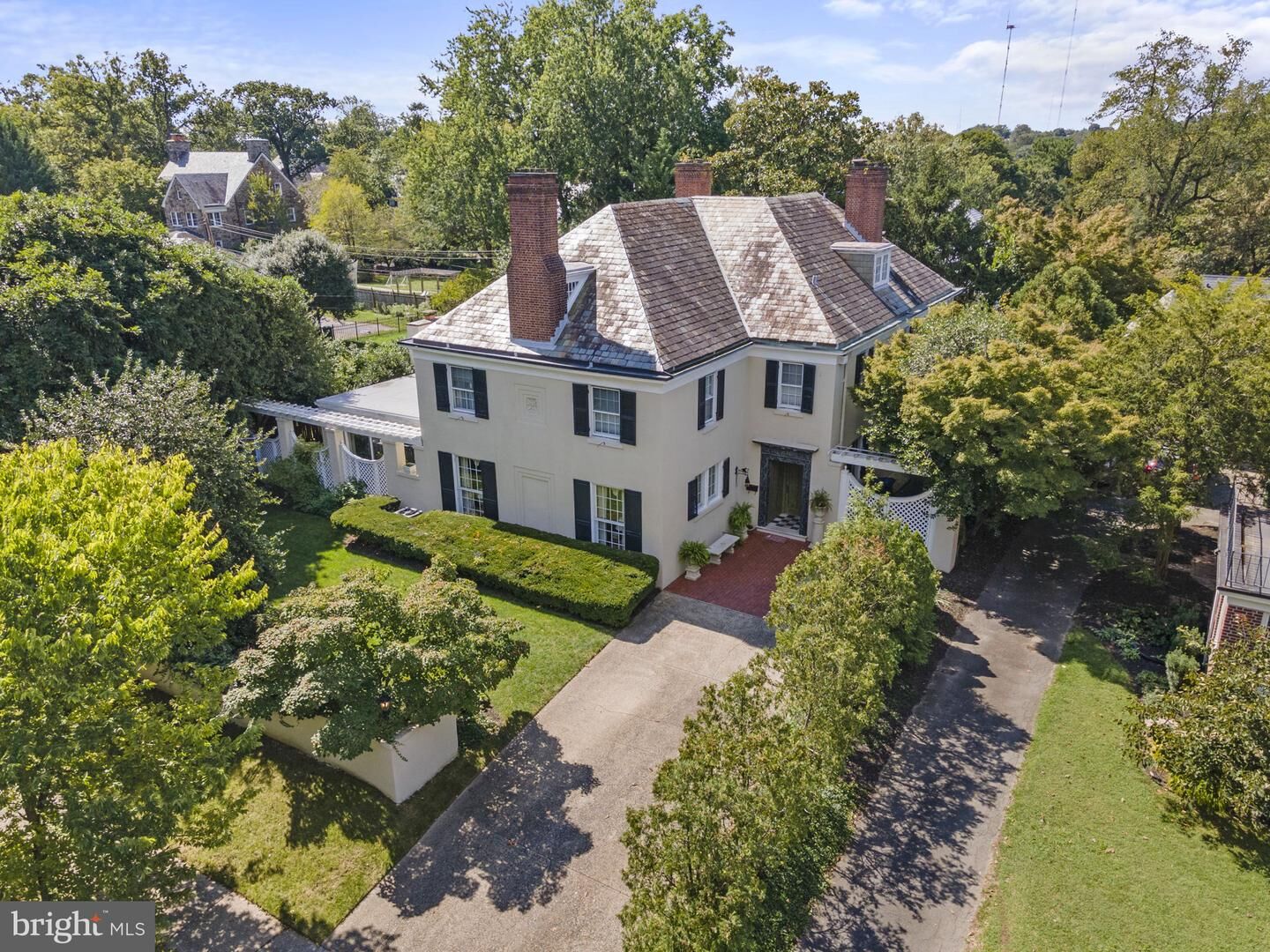 Property Photo: 4332 N Charles Street MD 21218