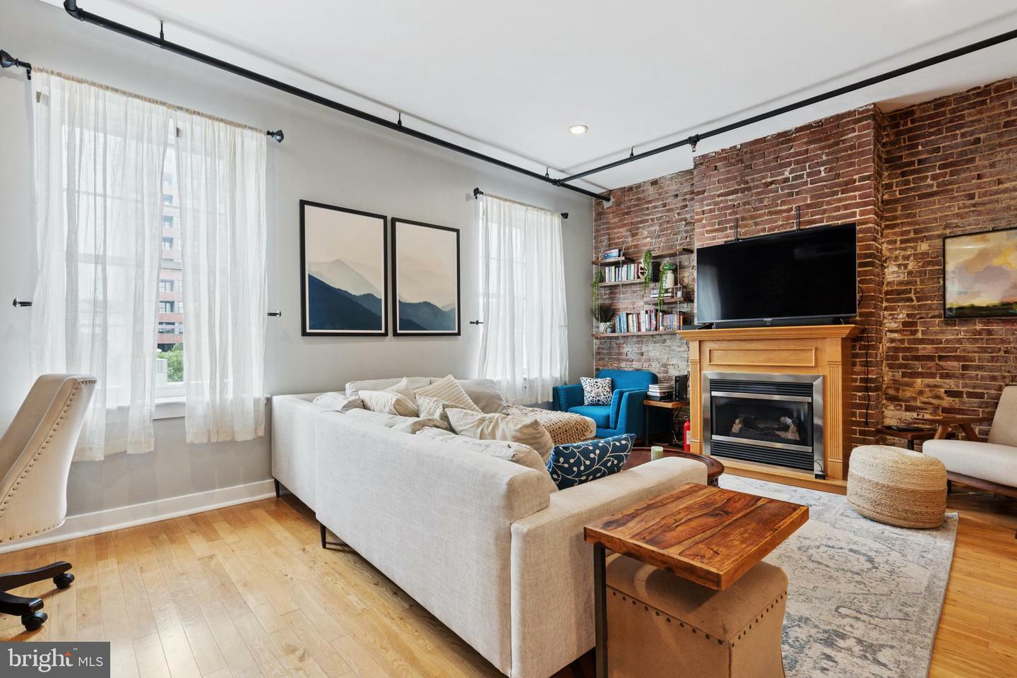 Property Photo: 103 Church Street 7 12 PA 19106