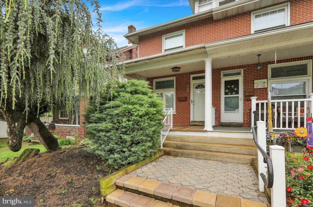 Property Photo:  210 N Waverly Street  PA 19607 