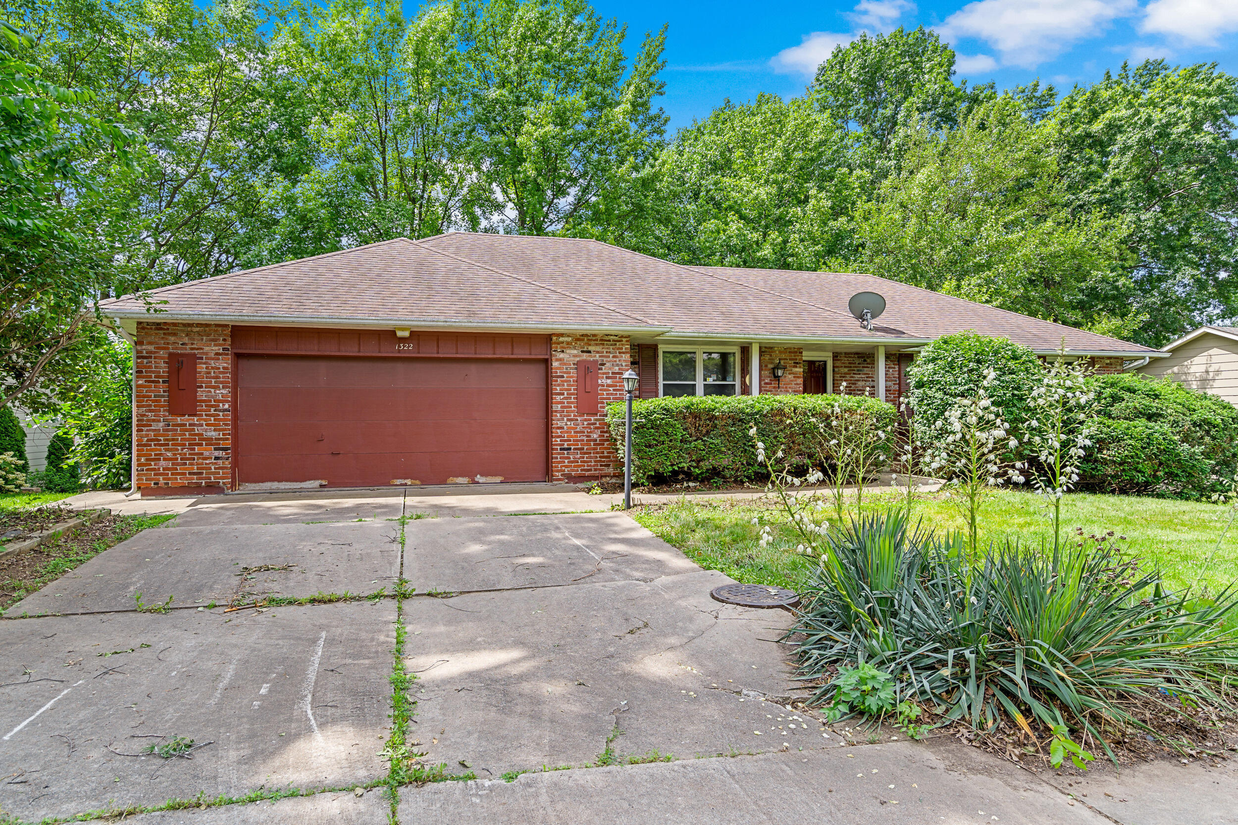Property Photo: 1322 Weaver Dr MO 65203