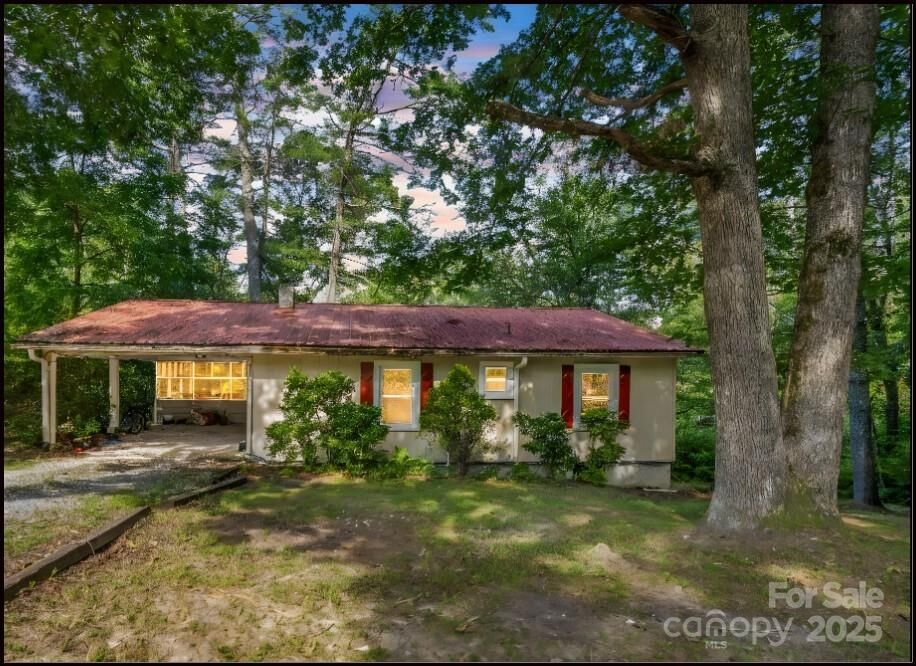 Property Photo:  62 Kinard Lane  NC 28766