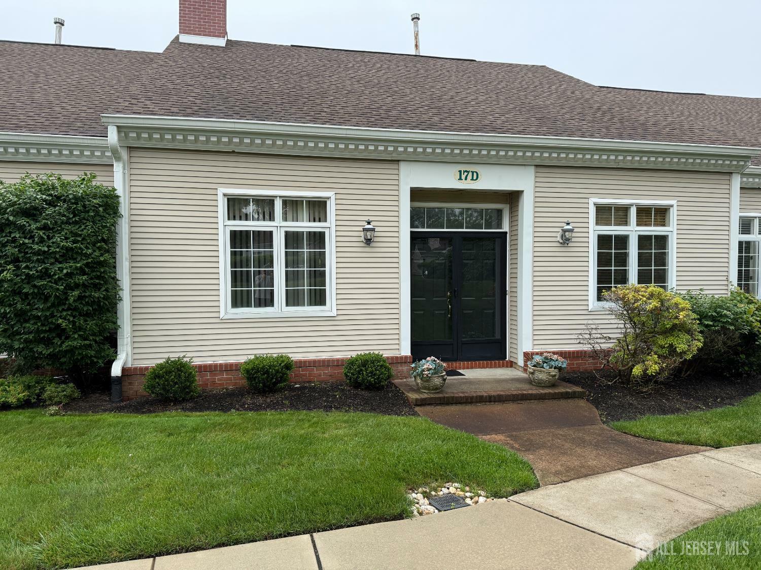 Property Photo:  17-D Rutland Lane D  NJ 08831 