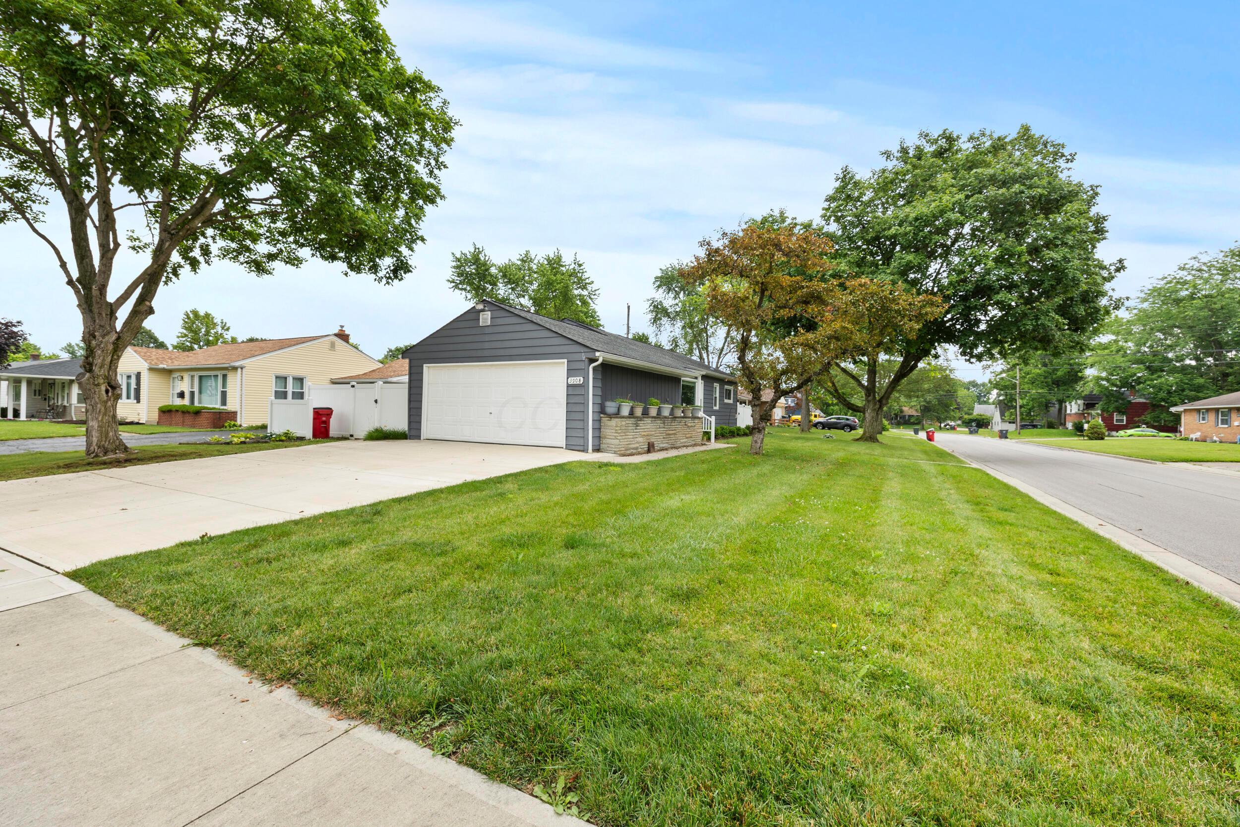 Property Photo: 3908 Girbert Street OH 43123
