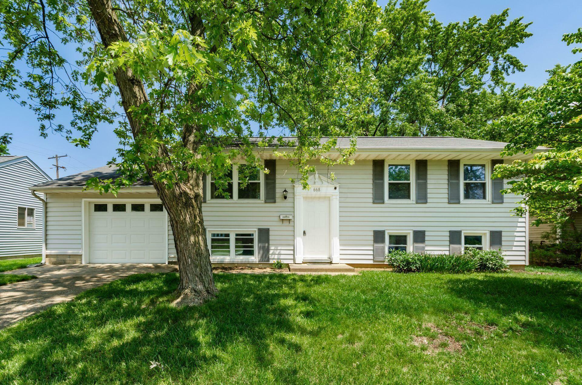 Property Photo: 668 Kenilworth Court OH 43230