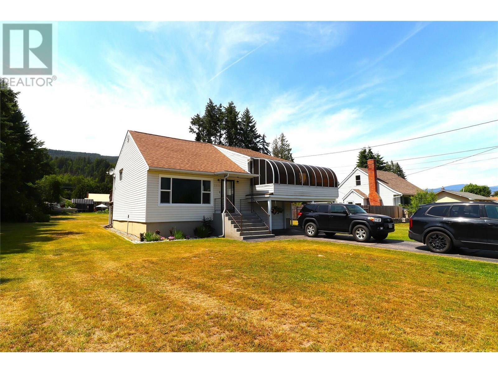 Property Photo: 2524 6th Avenue BC V1N 2W2