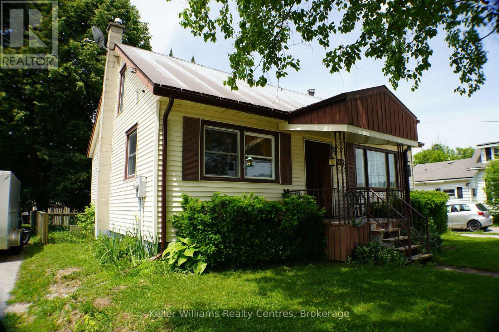 Property Photo: 216 Queen Street South ON N0G 1R0