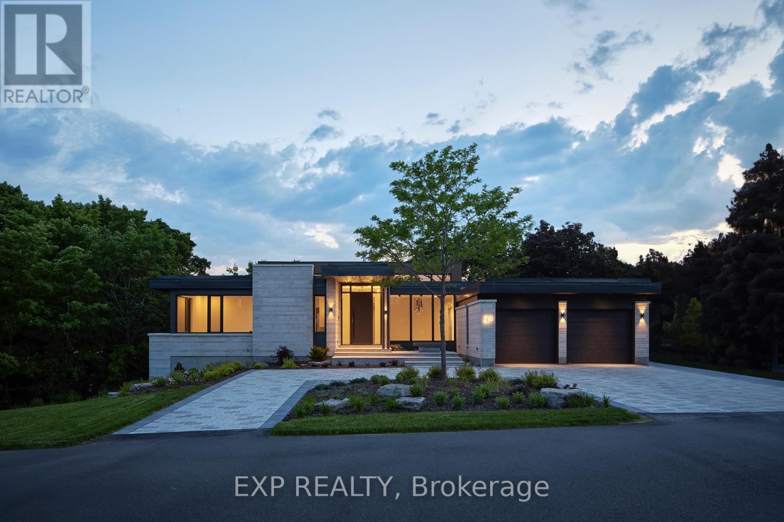 32 Clovelly Road  Ottawa ON K1J 6M2 photo