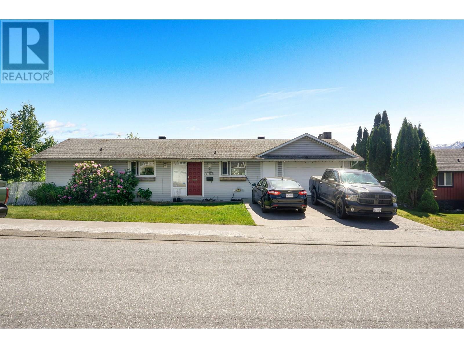 Property Photo: 1333 Albatross Avenue BC V8C 1P9