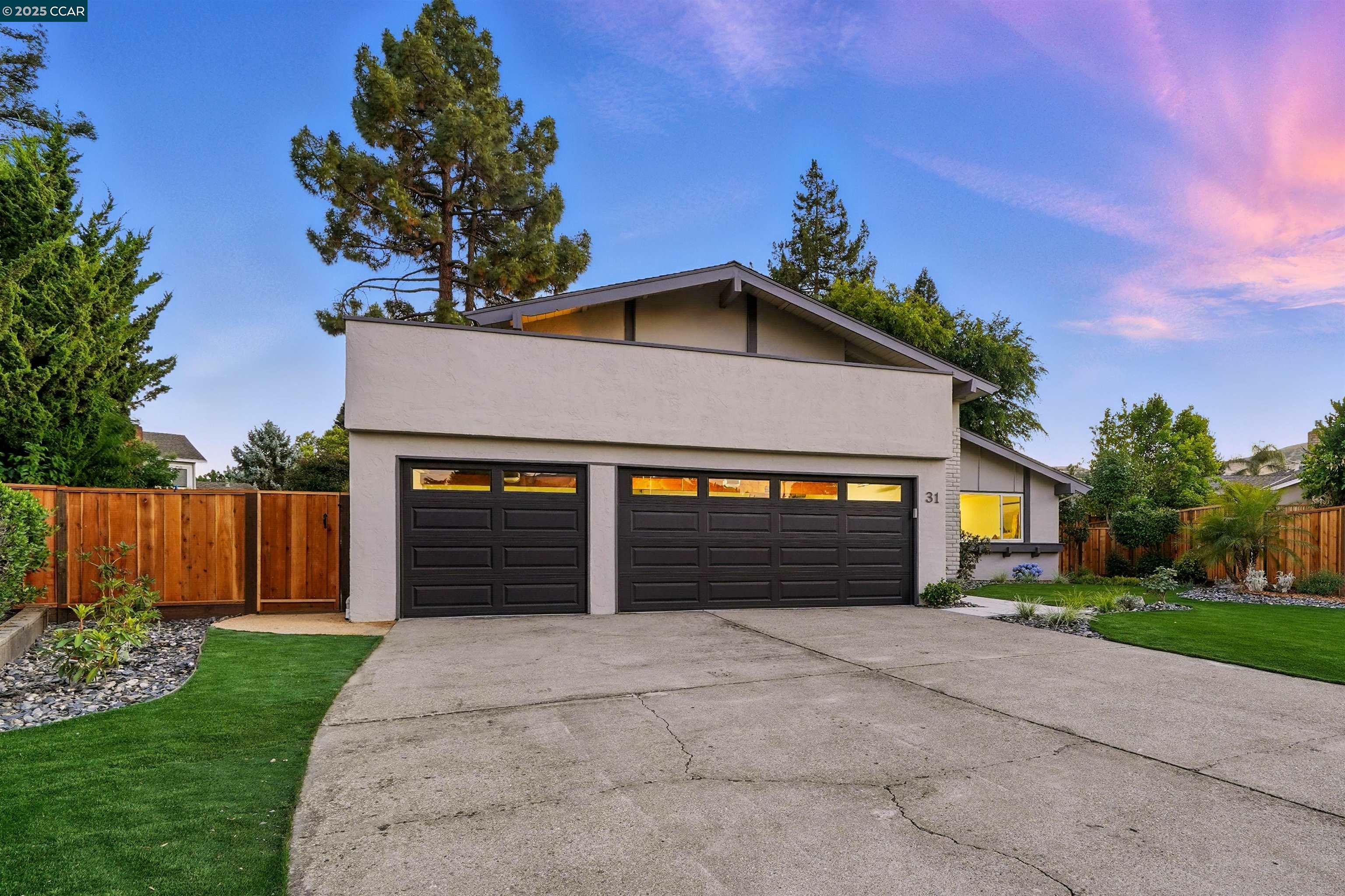 Property Photo:  31 Junewood Ct  CA 94526 