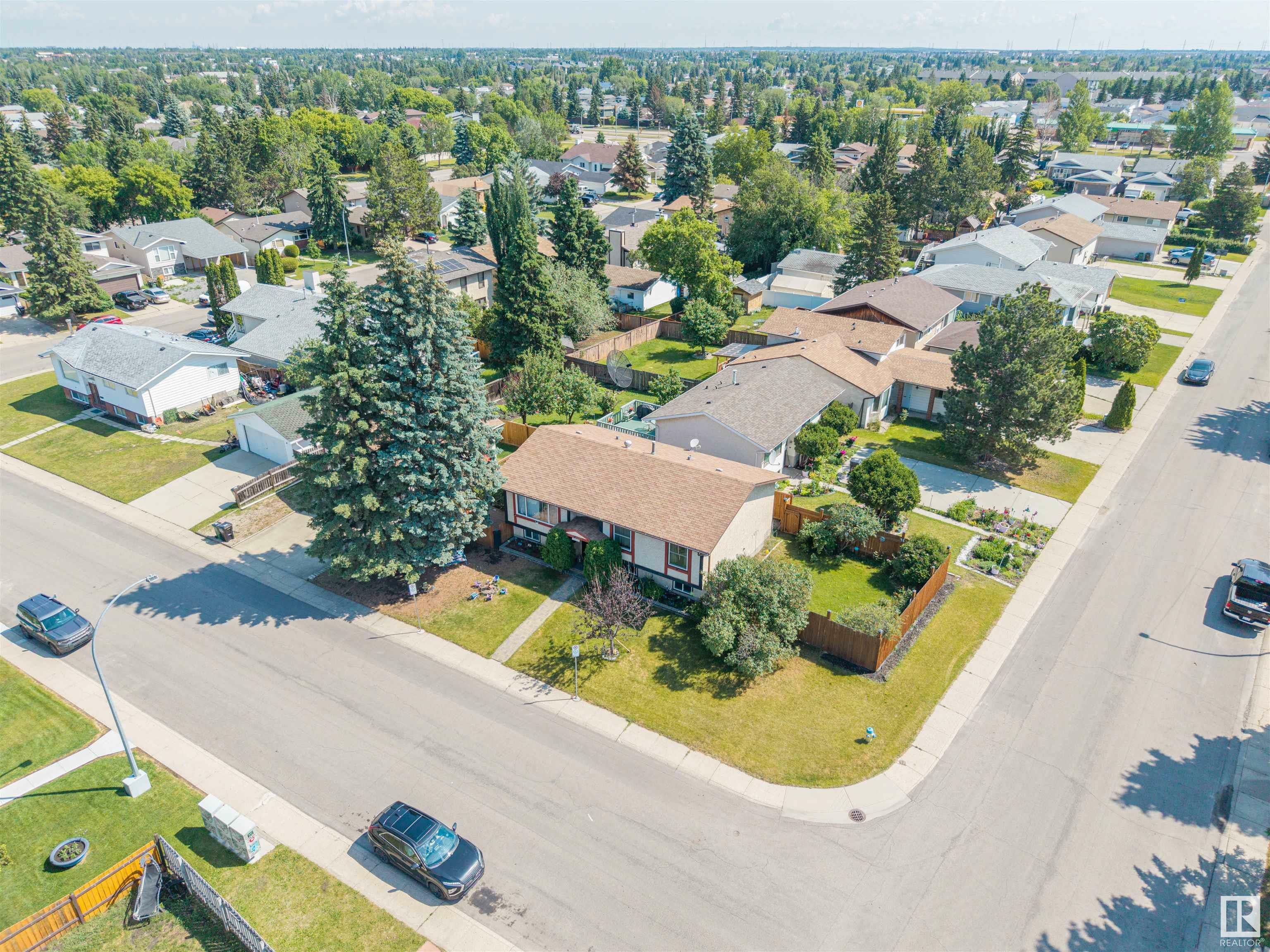Property Photo: 1435 53 Street NW AB T6L 2Y9