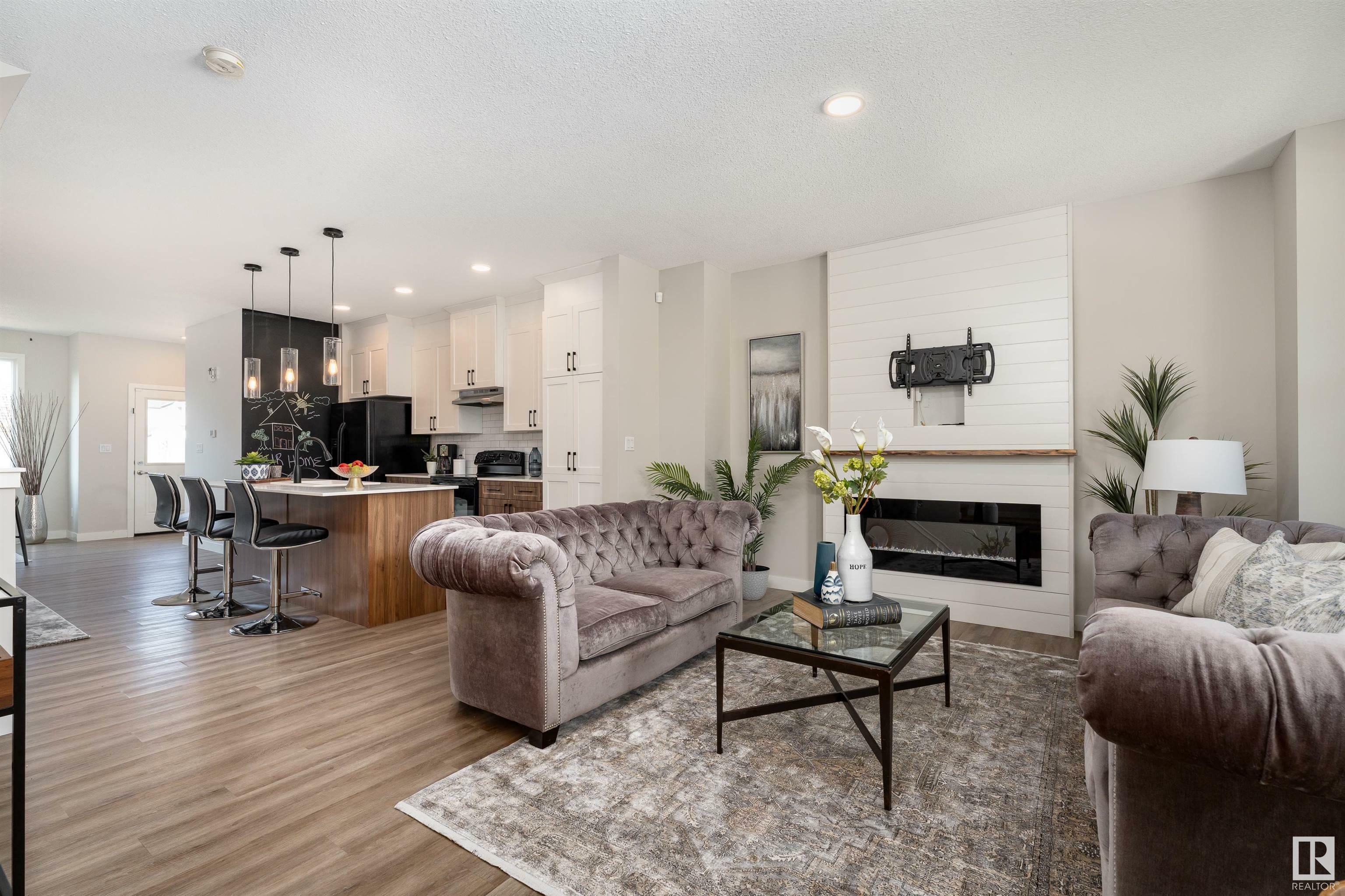 Property Photo: 3404 Erlanger Bend NW AB T6M 1J6