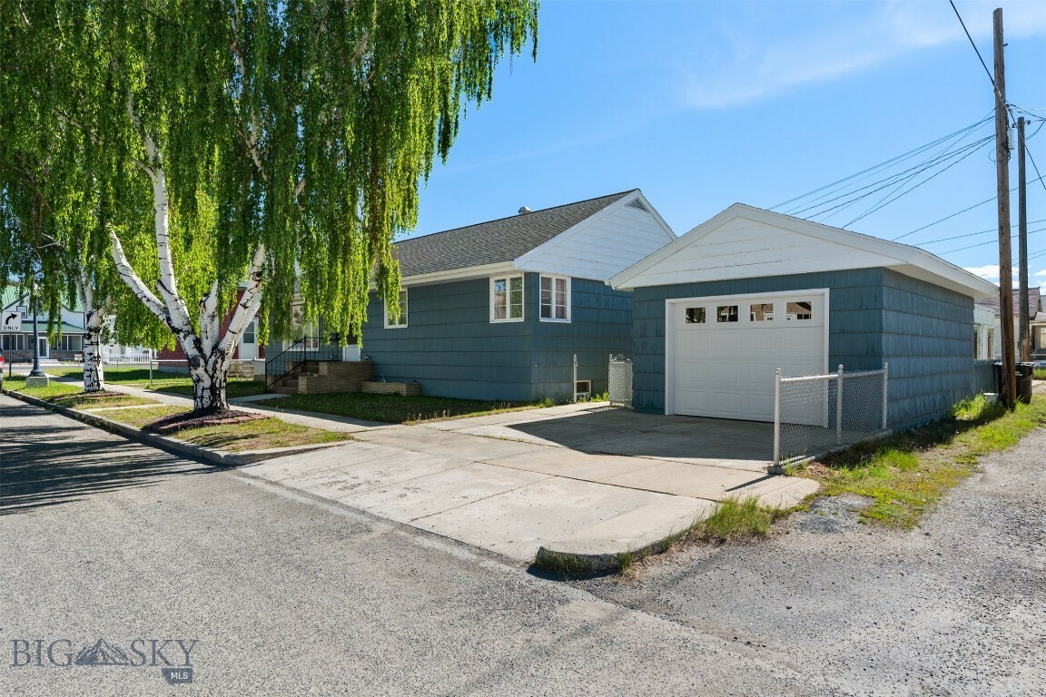 Property Photo:  209 Spruce Street  MT 59711 