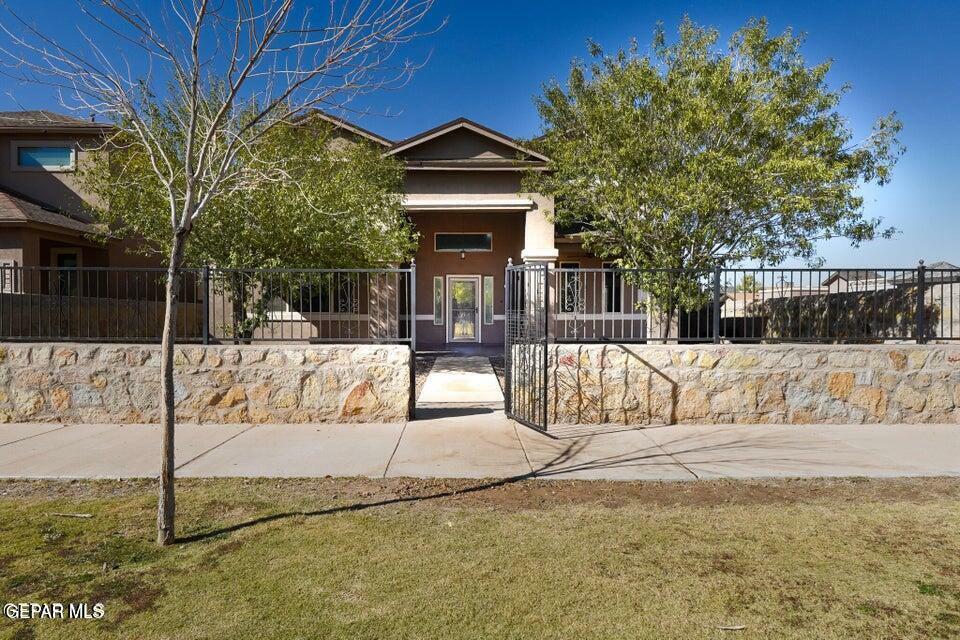 Property Photo: 2076 Robert Minnie Place TX 79938