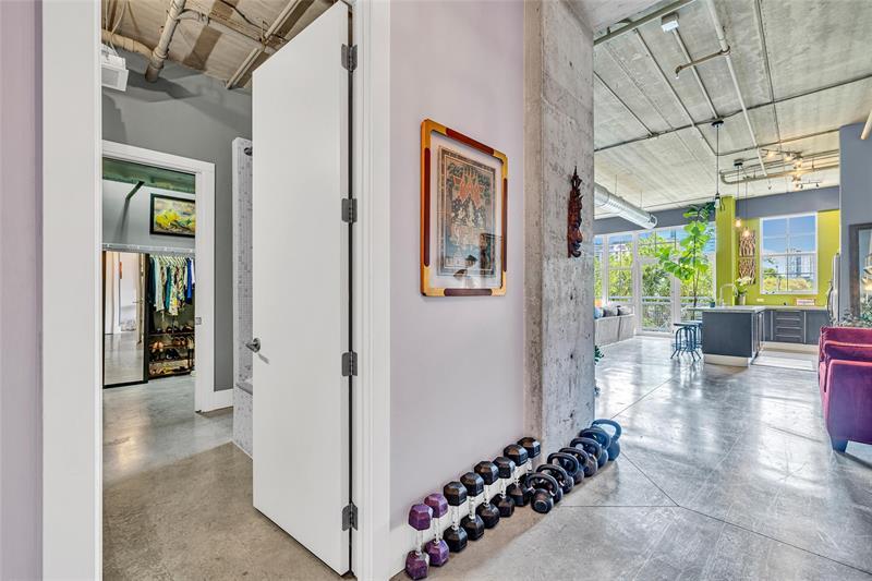 Property Photo: 425 N Andrews Ave 303 FL 33301