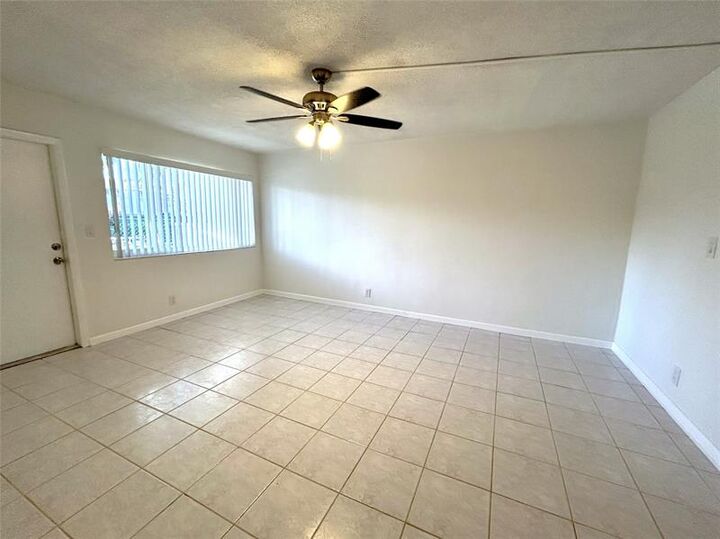 Property Photo: 2175 NE 56th St 109 FL 33308