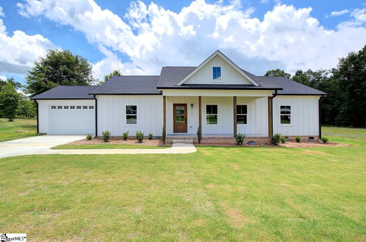 Property Photo:  410 Edgewood Drive  SC 29627 