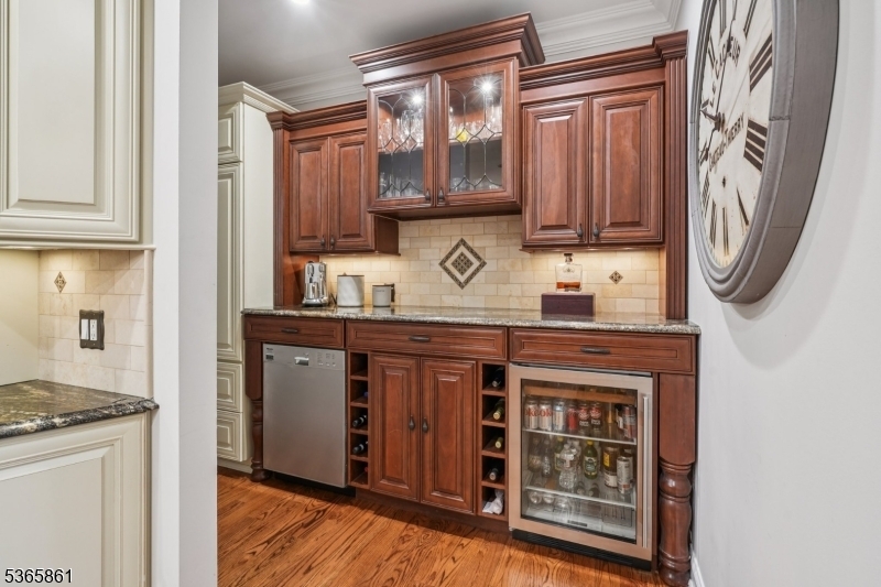 Property Photo: 27 Wesley Ct NJ 07974