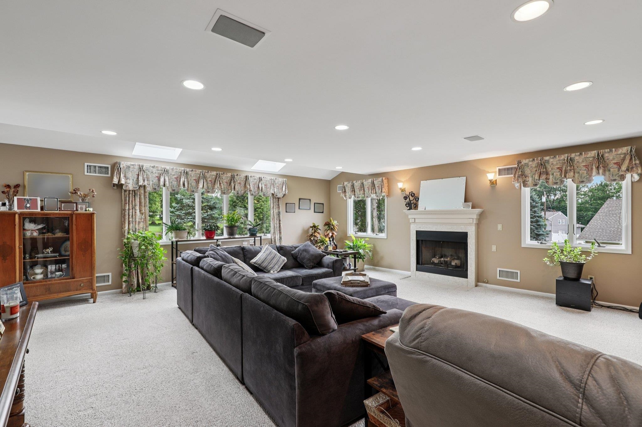 Property Photo: 6 Kipp Ct NJ 07470