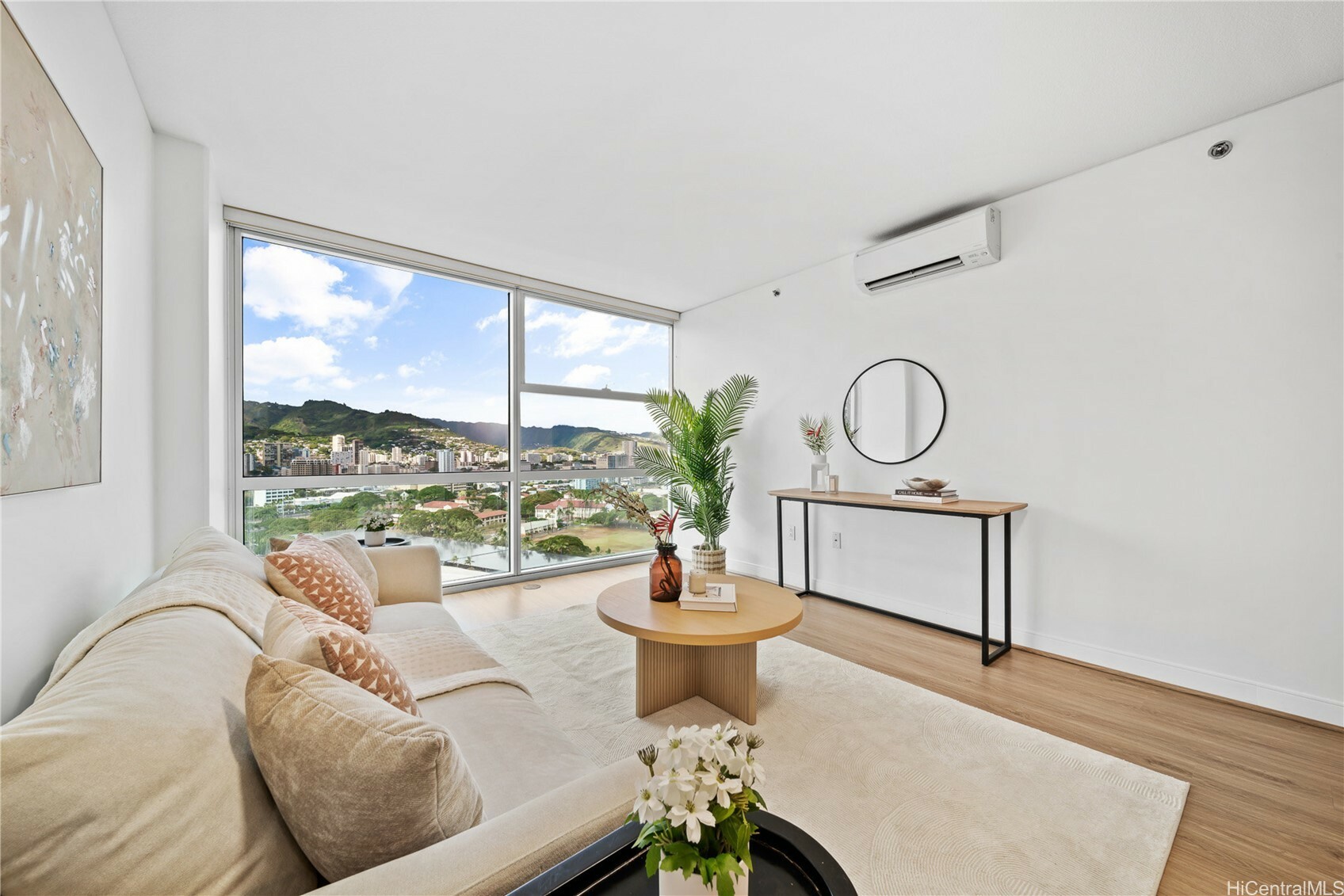 Property Photo: 909 Kapiolani Boulevard 2305 HI 96814