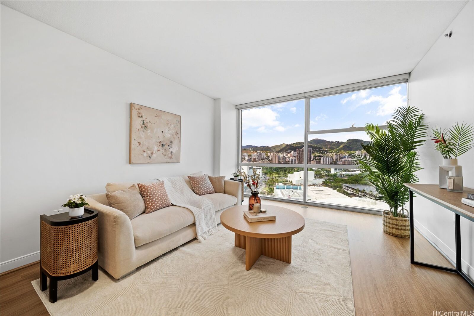 Property Photo:  909 Kapiolani Boulevard 2305  HI 96814 