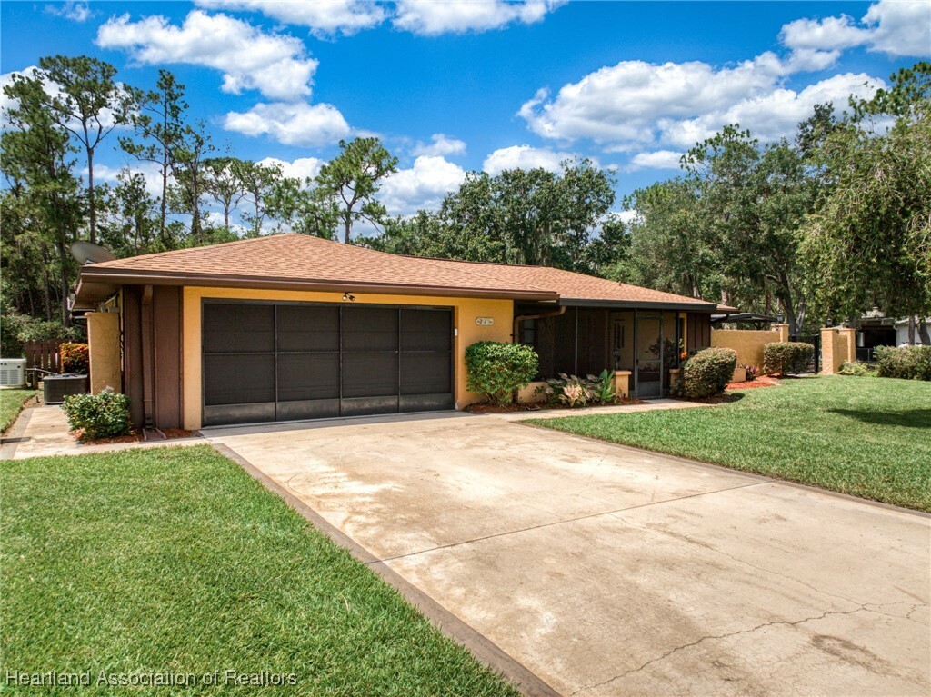 Property Photo: 245 Lake Drive Boulevard FL 33875