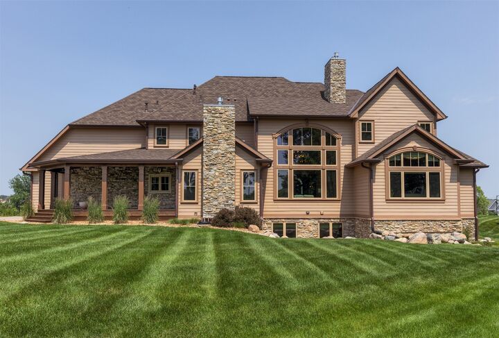 Property Photo: 3806 Bluestem Road IA 50211