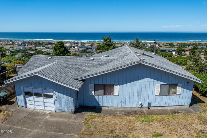 1706 NW Oceanview Drive  Waldport OR 97394 photo