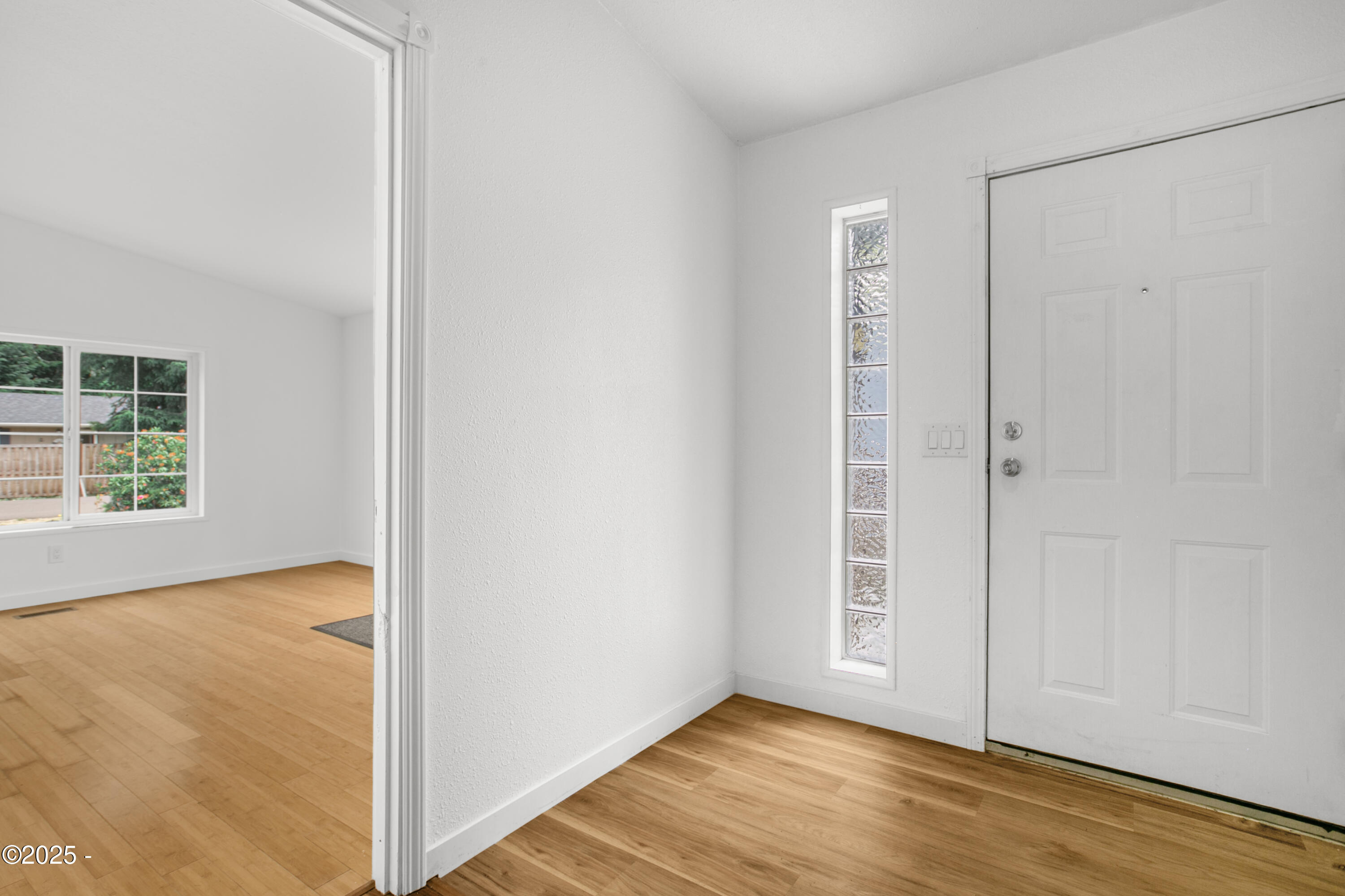 Property Photo: 13760 NW Pali Street OR 97376