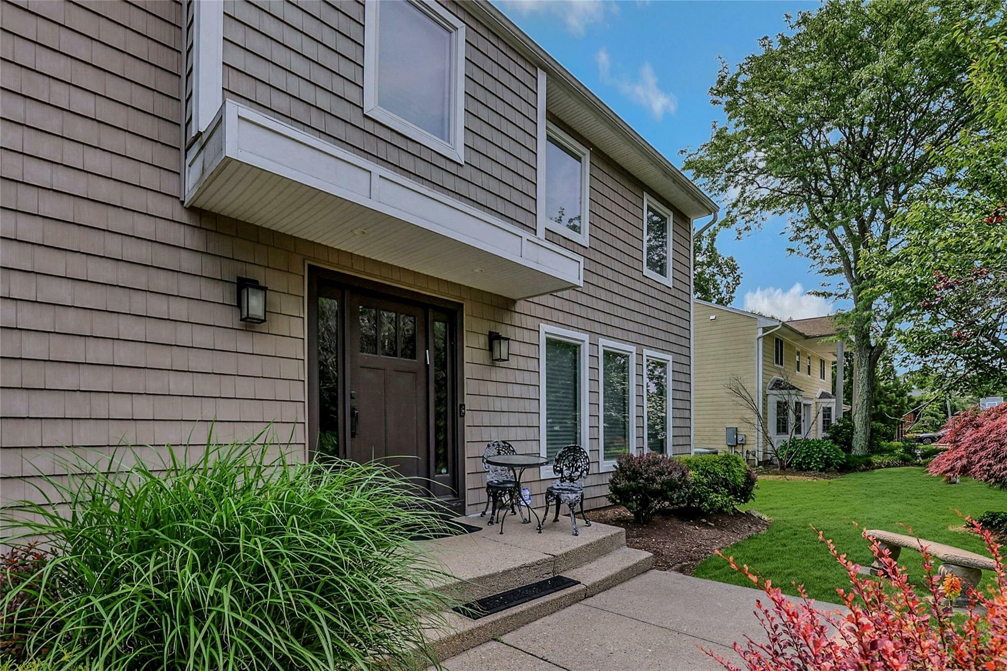 Property Photo:  15 Turret Lane  NY 11797 