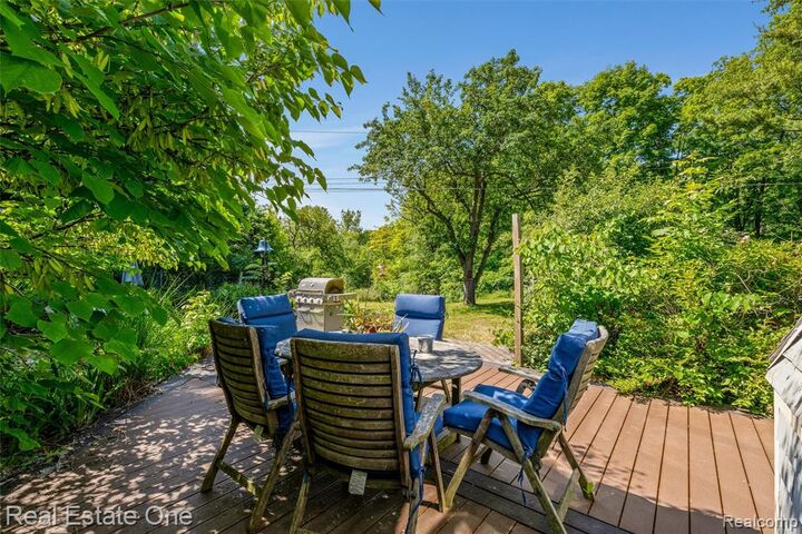 Property Photo: 30115 Munger Drive MI 48154 3291