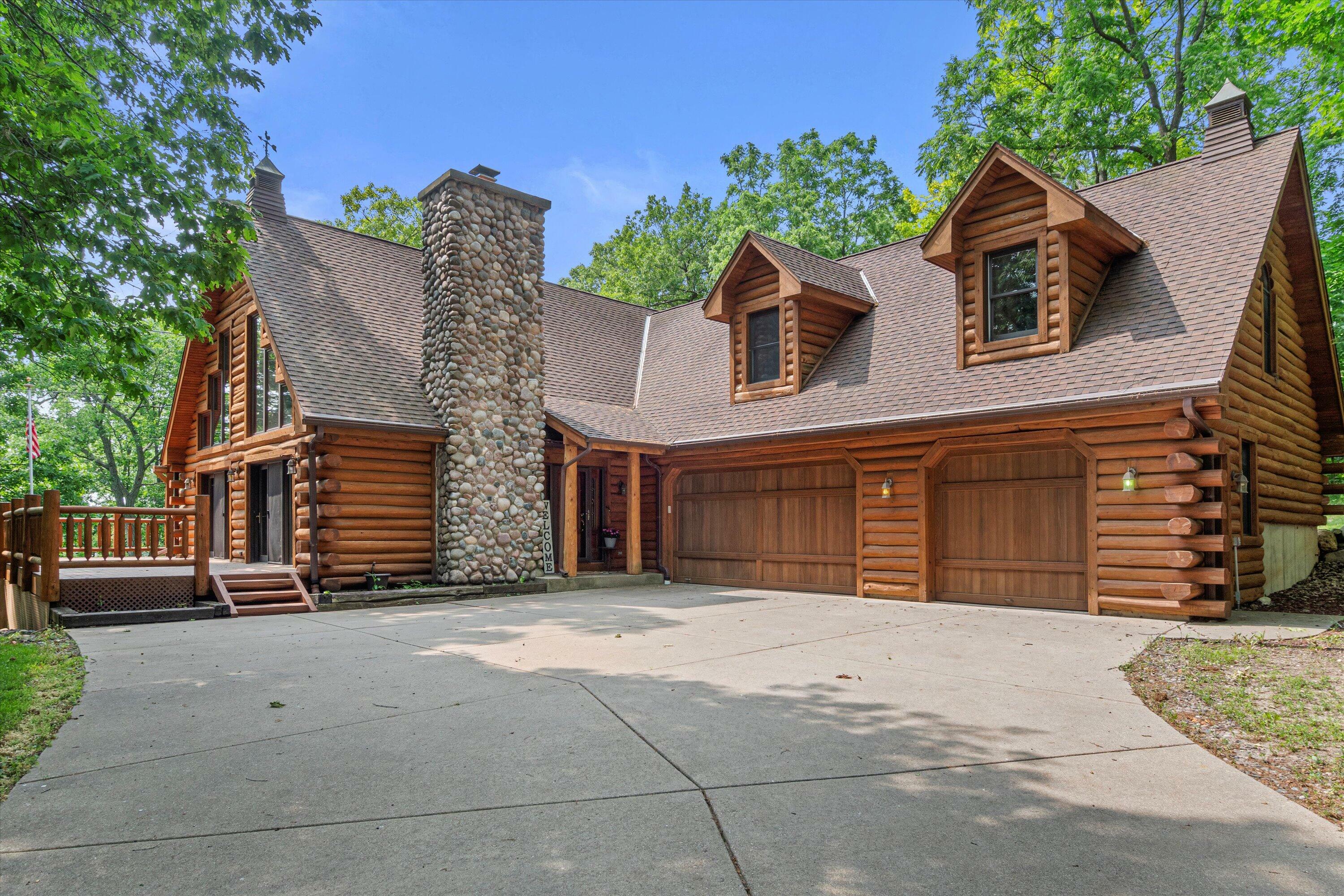 Property Photo: 5633 Contour Rd WI 53185