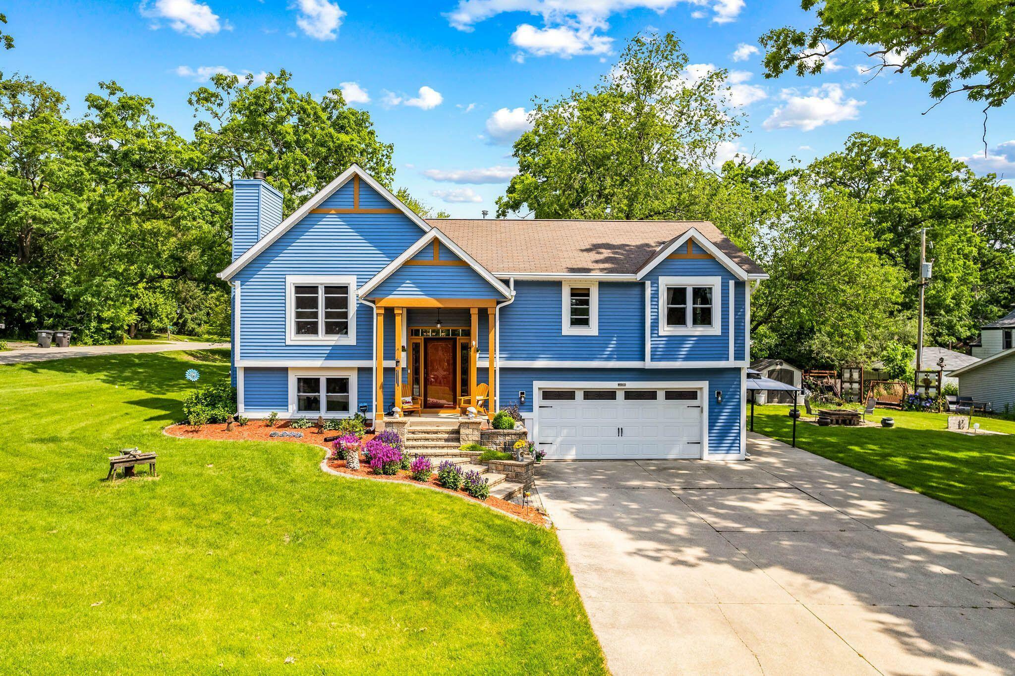 W984 White Oak Dr  East Troy WI 53120 photo