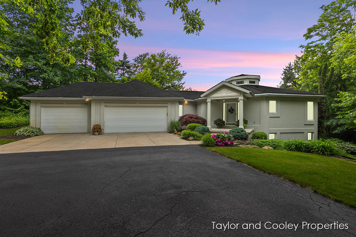 Property Photo: 2929 16th Avenue MI 49426