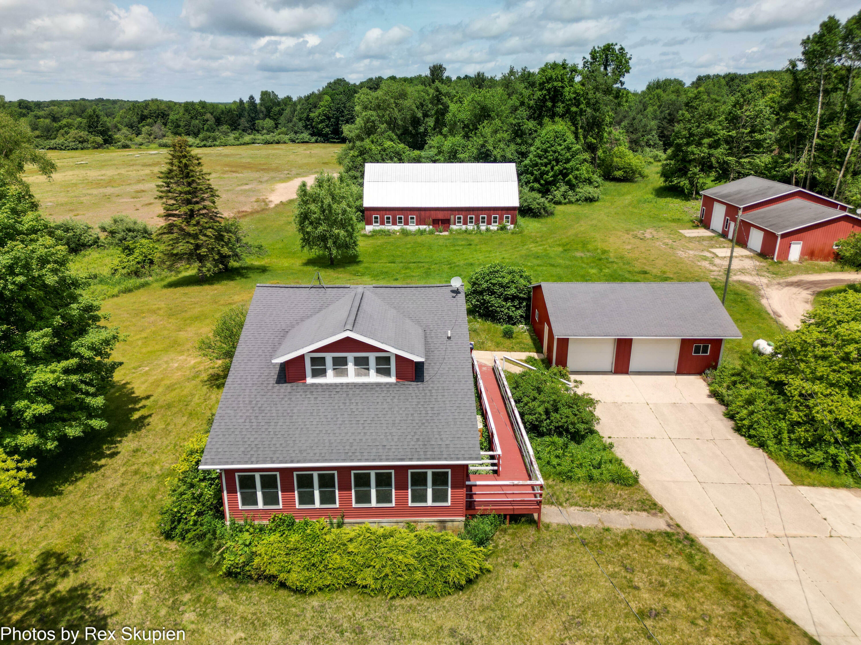 Property Photo: 3193 W 112th Street MI 49327